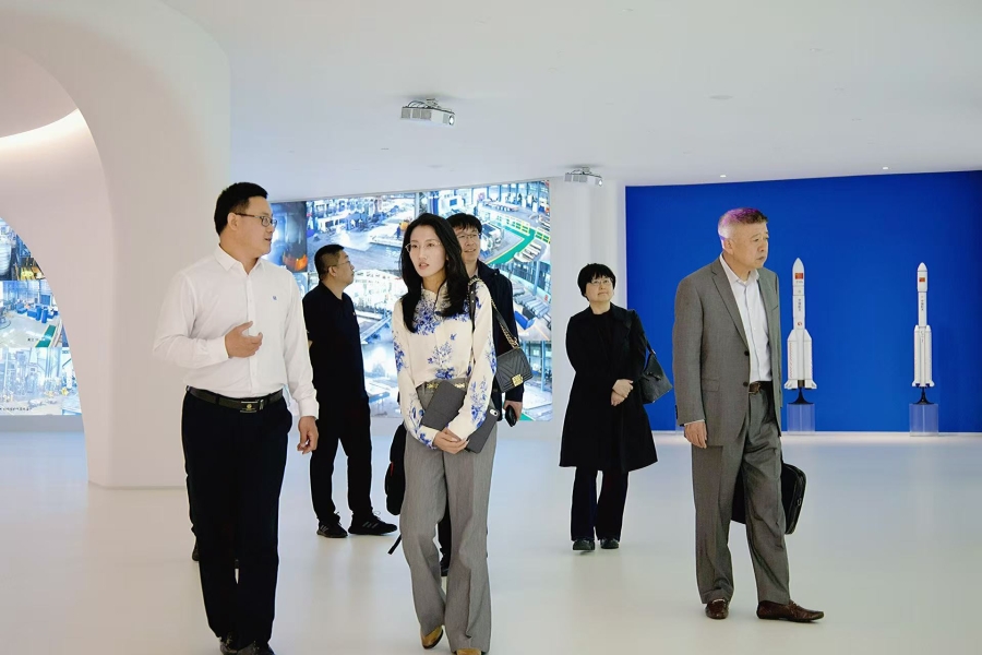 新锦动力集团一行到访上大股份 共商燃机合作事宜
